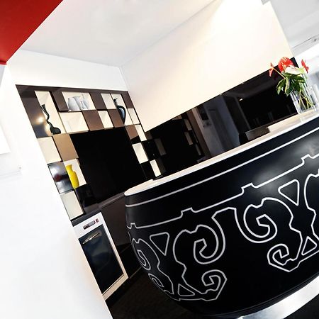 Idea Hotel Milano Malpensa Airport Case Nuove  Esterno foto Reception desk of the hotel