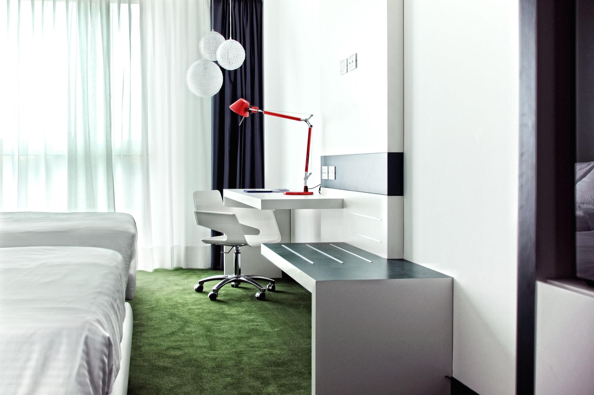 Idea Hotel Milano Malpensa Airport Case Nuove  Esterno foto The interior of a room at the hotel