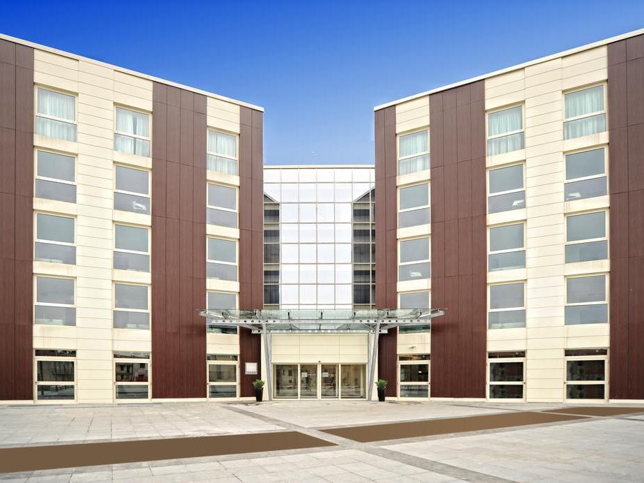 Idea Hotel Milano Malpensa Airport Case Nuove  Esterno foto The building of the University of York