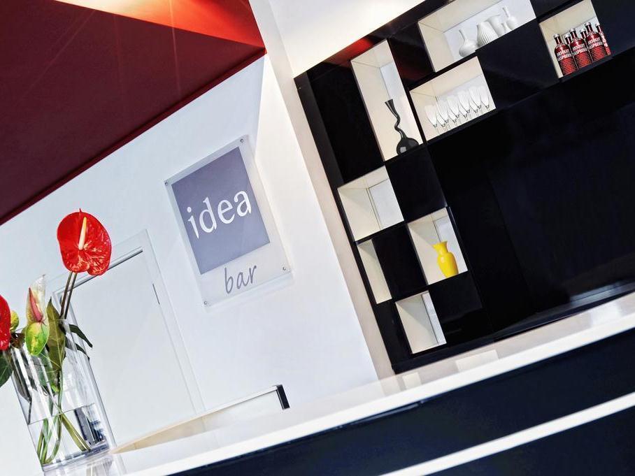 Idea Hotel Milano Malpensa Airport Case Nuove  Esterno foto Reception desk of Idea Bar