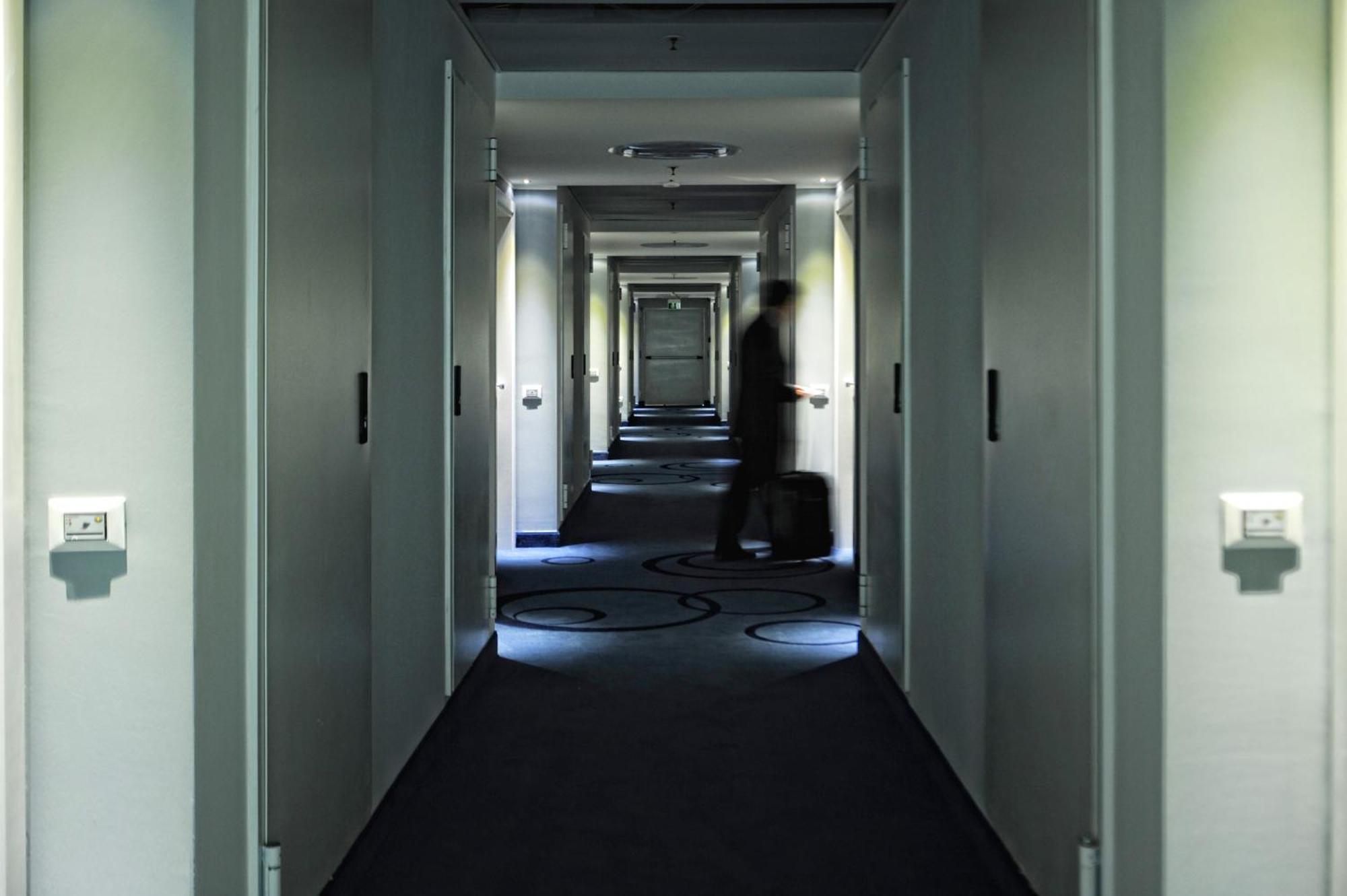 Idea Hotel Milano Malpensa Airport Case Nuove  Esterno foto The interior of a modern hotel