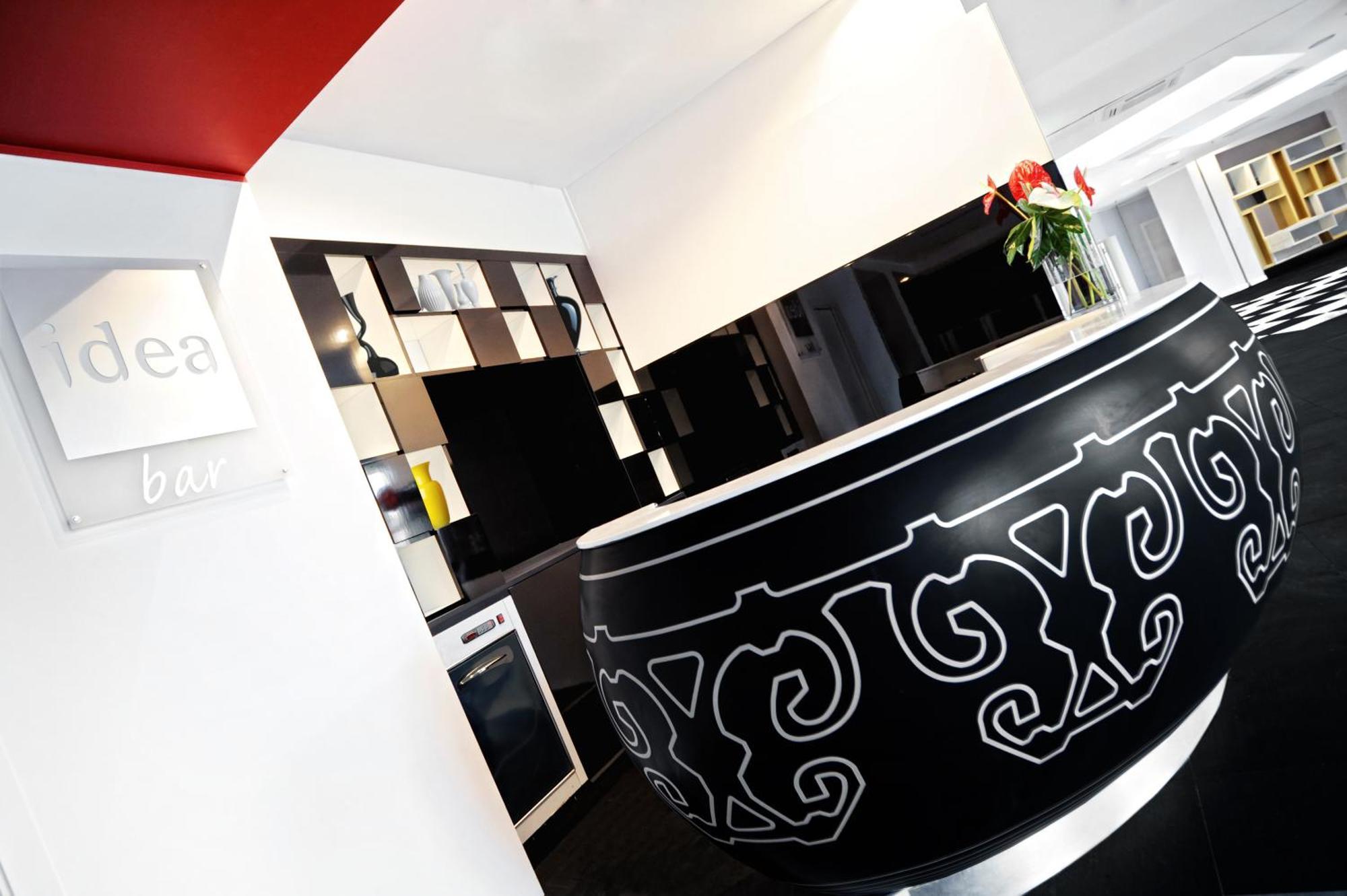 Idea Hotel Milano Malpensa Airport Case Nuove  Esterno foto Reception desk of the hotel