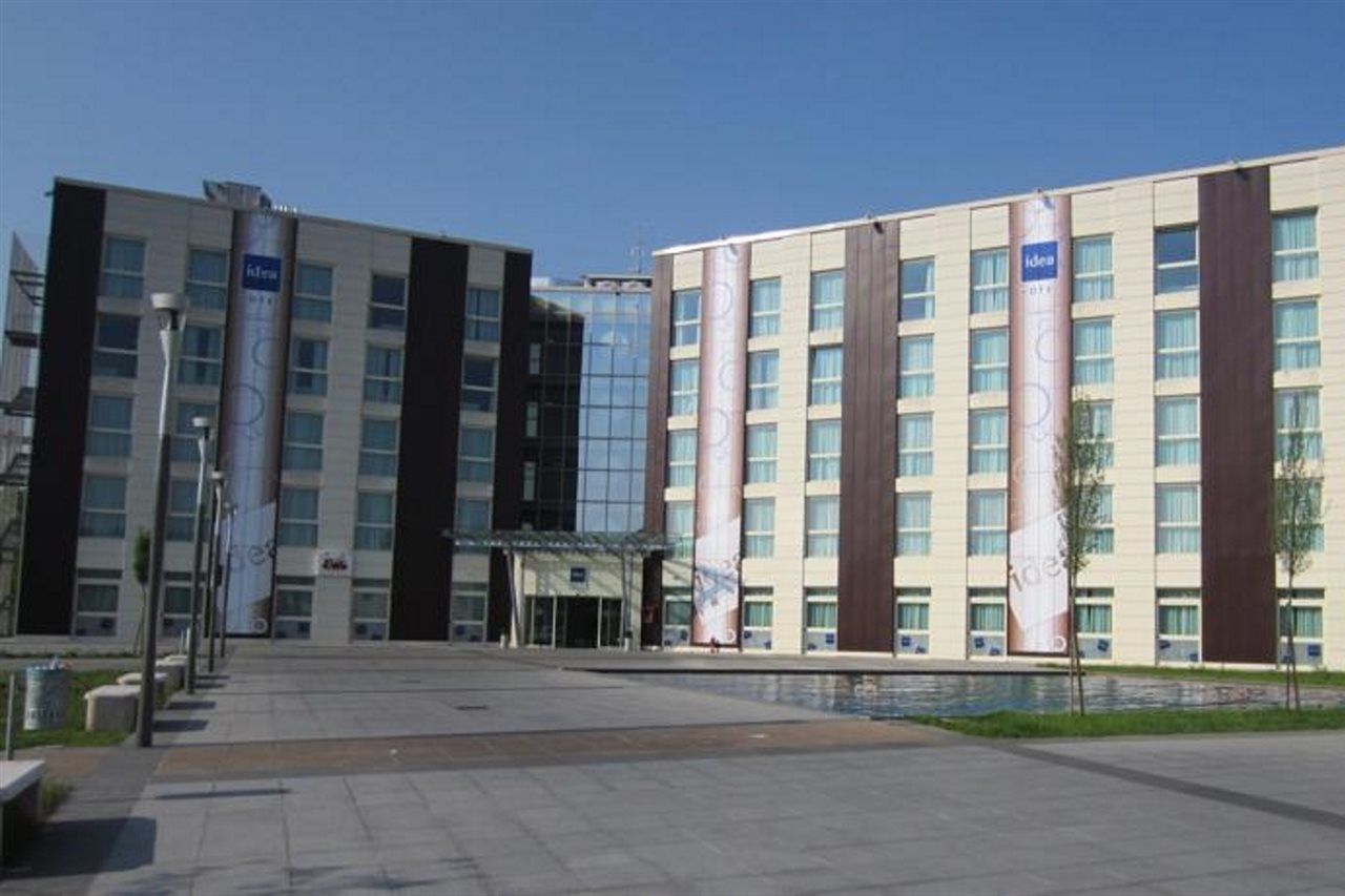Idea Hotel Milano Malpensa Airport Case Nuove  Esterno foto The headquarters of Idea