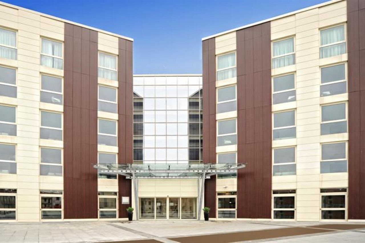 Idea Hotel Milano Malpensa Airport Case Nuove  Esterno foto The building of the National Institute of Research and Training in Higher Education