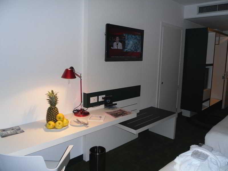 Idea Hotel Milano Malpensa Airport Case Nuove  Esterno foto A room at the hotel